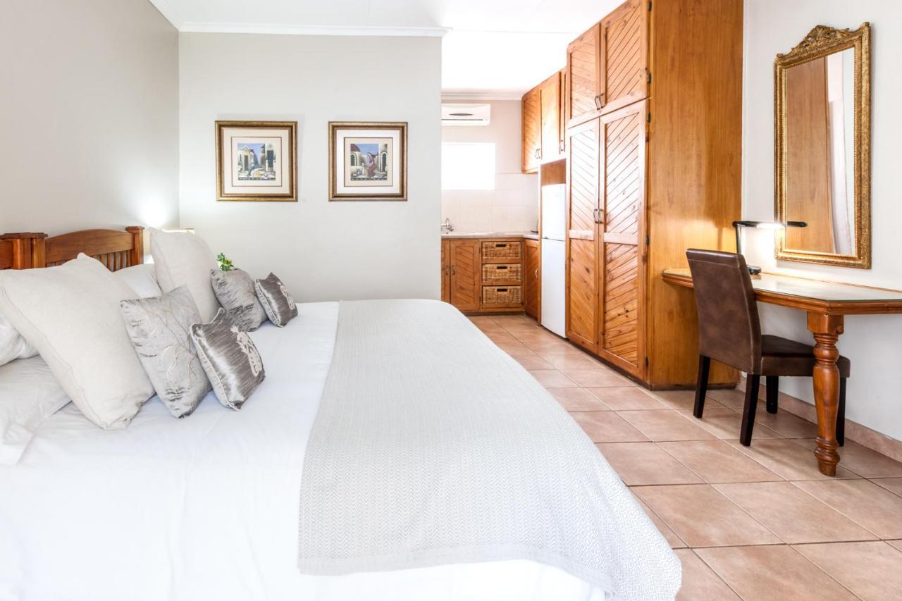 Adato Guesthouse ポチェフストルーム エクステリア 写真