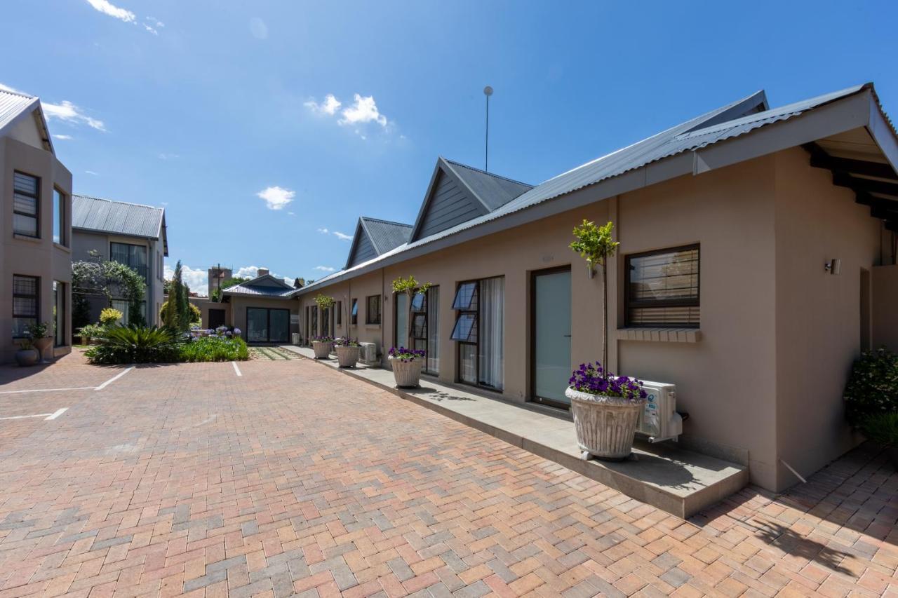 Adato Guesthouse ポチェフストルーム エクステリア 写真